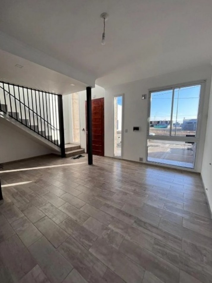 SOLARES DE MANANTIALES - IMPECABLE DUPLEX DE 3 DORM. A ESTRENAR