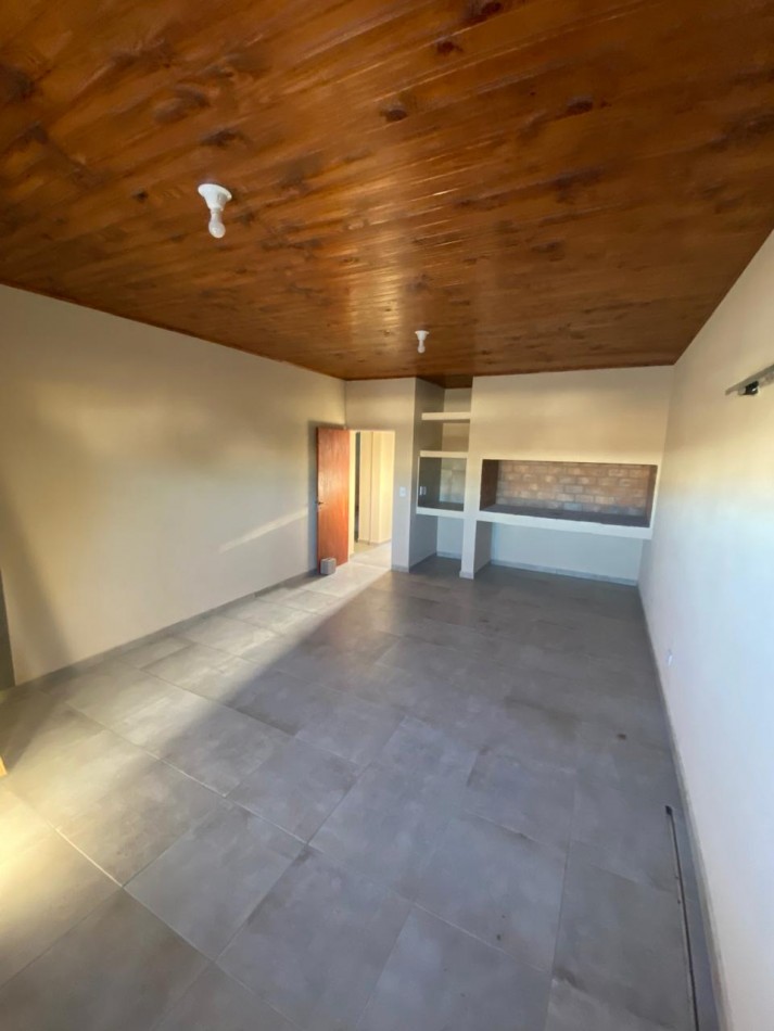 VENDO CASA A ESTRENAR - W. ESCALANTE - CENTRO