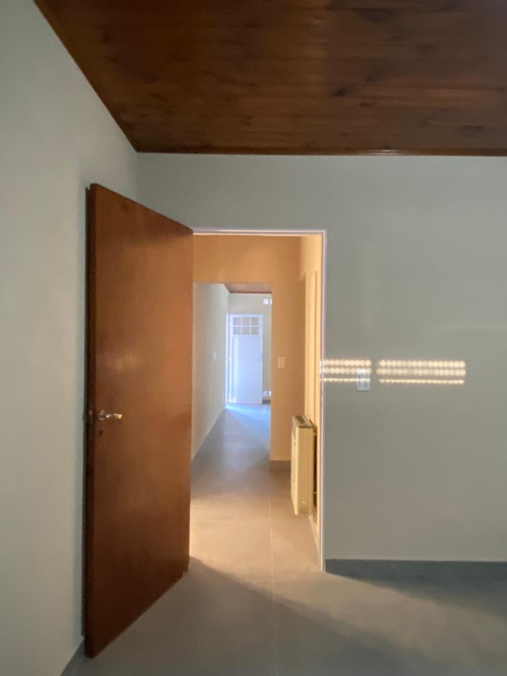 VENDO CASA A ESTRENAR - W. ESCALANTE - CENTRO