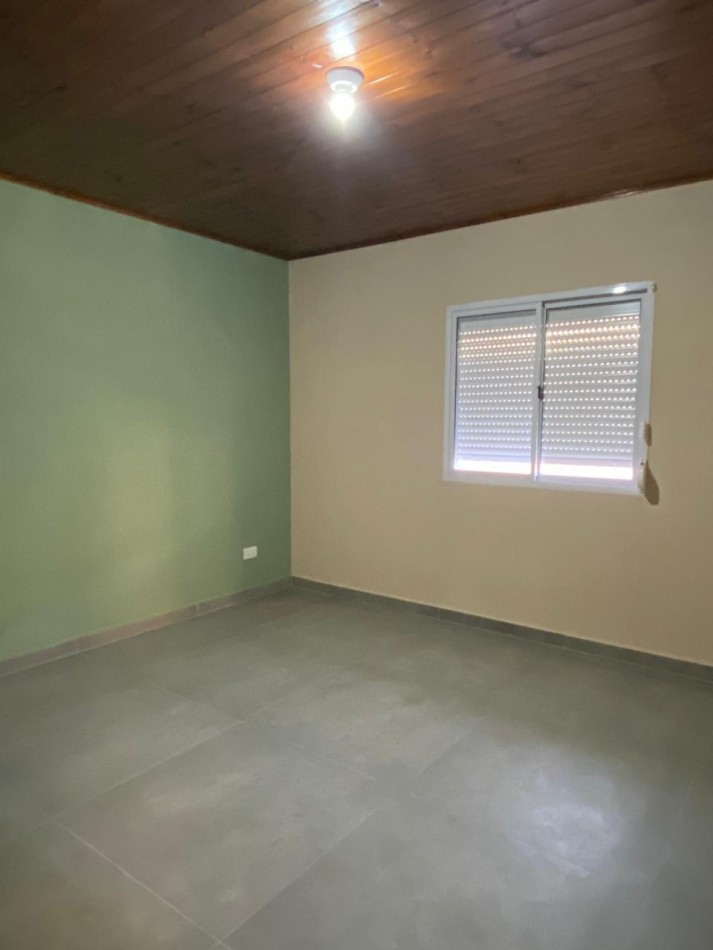 VENDO CASA A ESTRENAR - W. ESCALANTE - CENTRO
