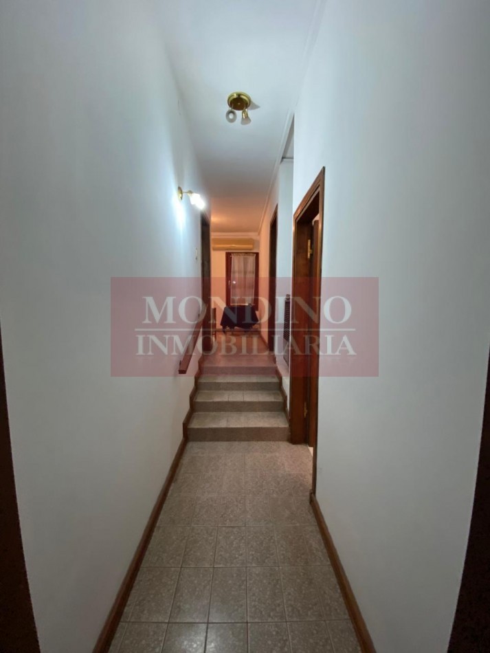 Casa de Categoria en pleno centro Laborde con departamento y consultorio