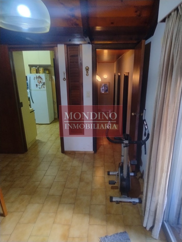 VENTA CASA CATEGORIA MONTE MAIZ - CENTRO - CON ESP. P/CONSULTORIO