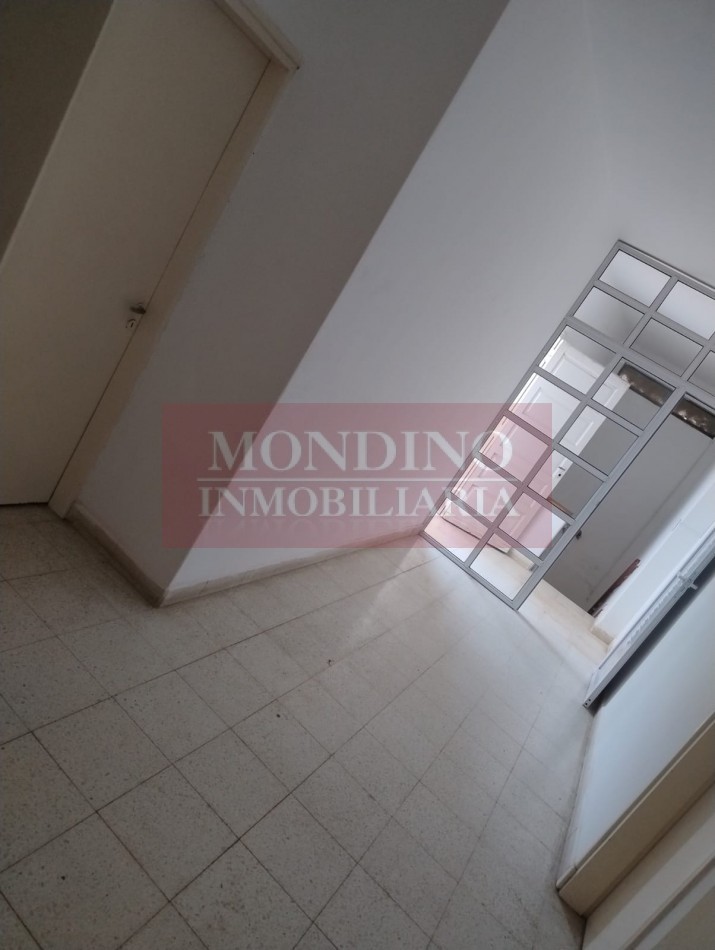 PH independiente de 2 dormitorios con terraza y balcon.-