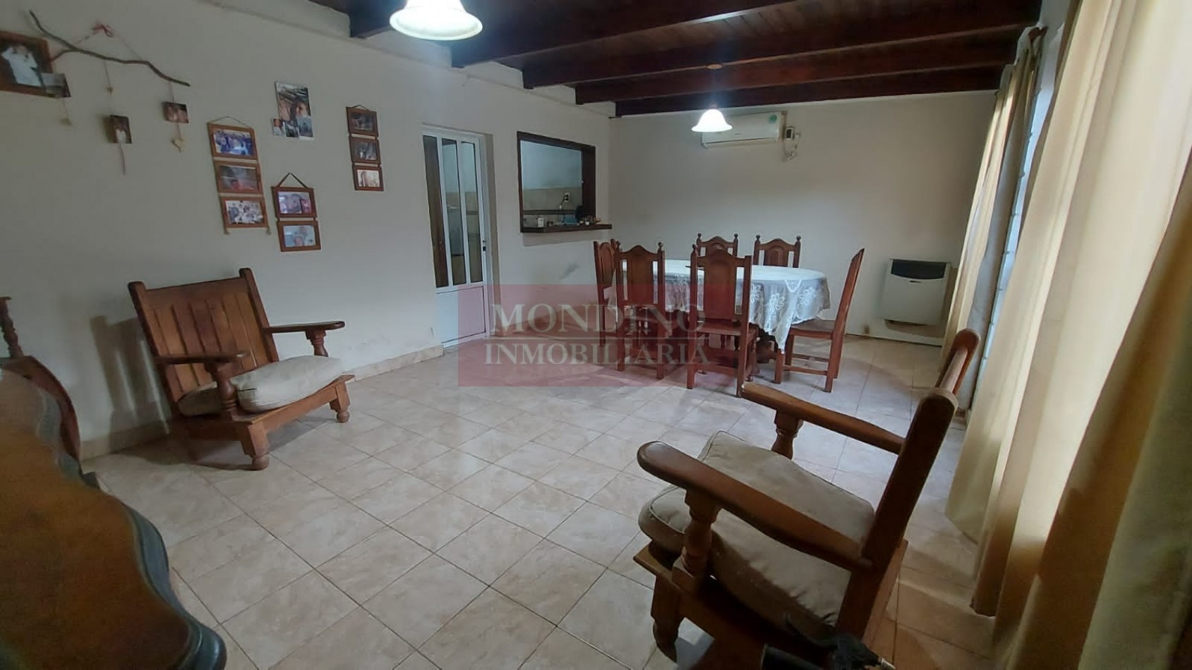 Casa con departamento en esquina: Amplitud y excelente ubicacion en Monte Maiz