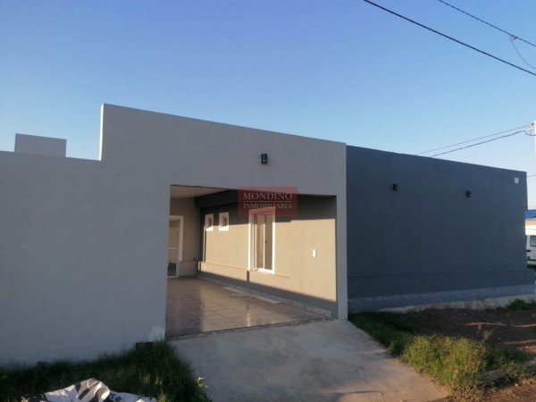 VENDO CASA A ESTRENAR MONTE MAIZ - 3 DORMITORIOS