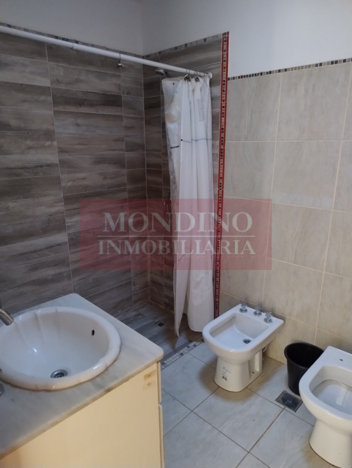 OPORTUNIDAD - VENDO DOS DORMITORIOS - MONTE MAIZ.-