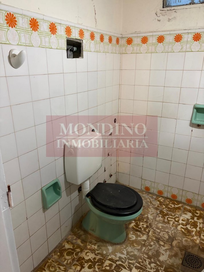 ALQUILO CASA TRES DORMITORIOS - DOS BAÑOS - MONTE MAIZ