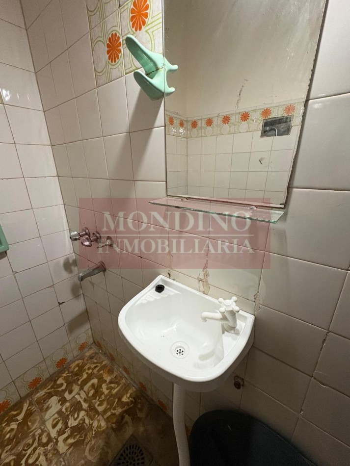 ALQUILO CASA TRES DORMITORIOS - DOS BAÑOS - MONTE MAIZ