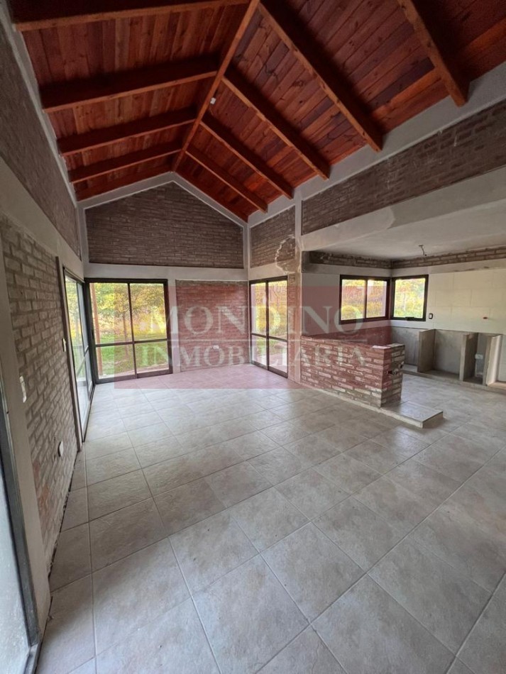Casa de 2 dormitorios con amplio terreno en barrio Santa Monica, Santa Rosa de Calamuchita.-