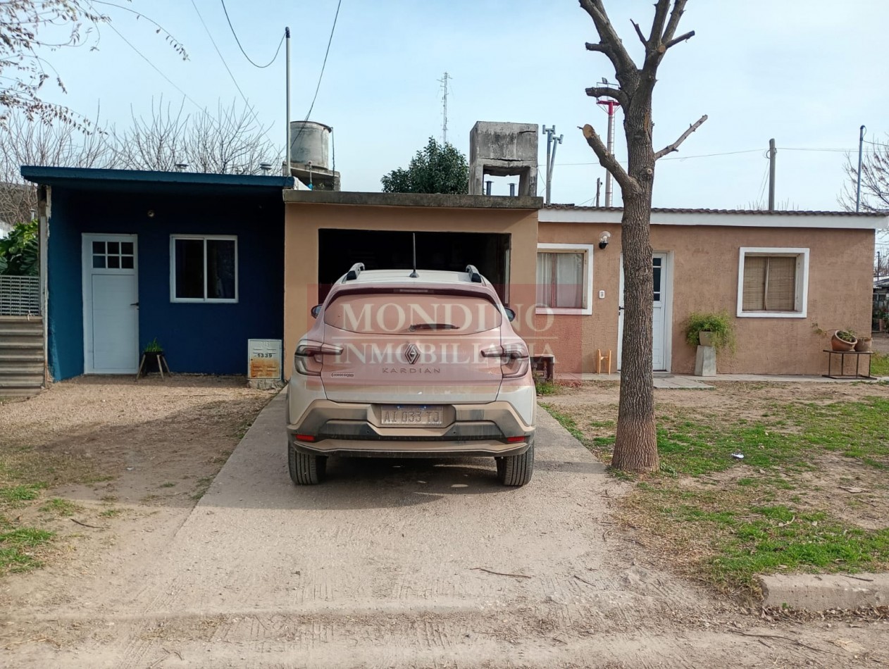 Casa con departamento en esquina: Amplitud y excelente ubicacion en Monte Maiz
