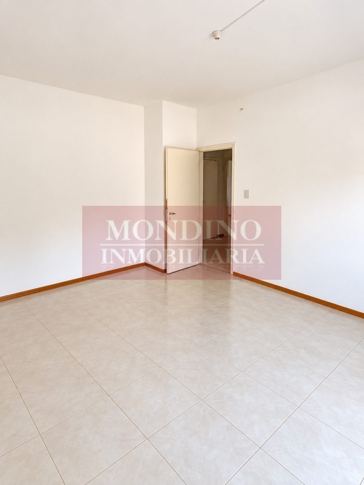 PH independiente de 3 dormitorios con terraza y balcon.-