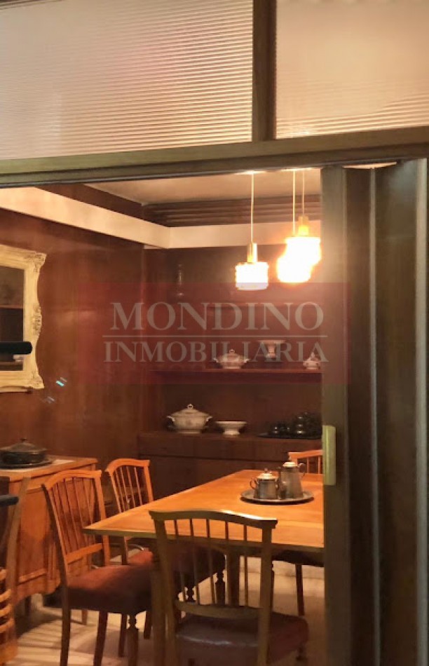 Casa en venta frente a la plaza de W. Escalante | 3 dormitorios y ubicacion privilegiada