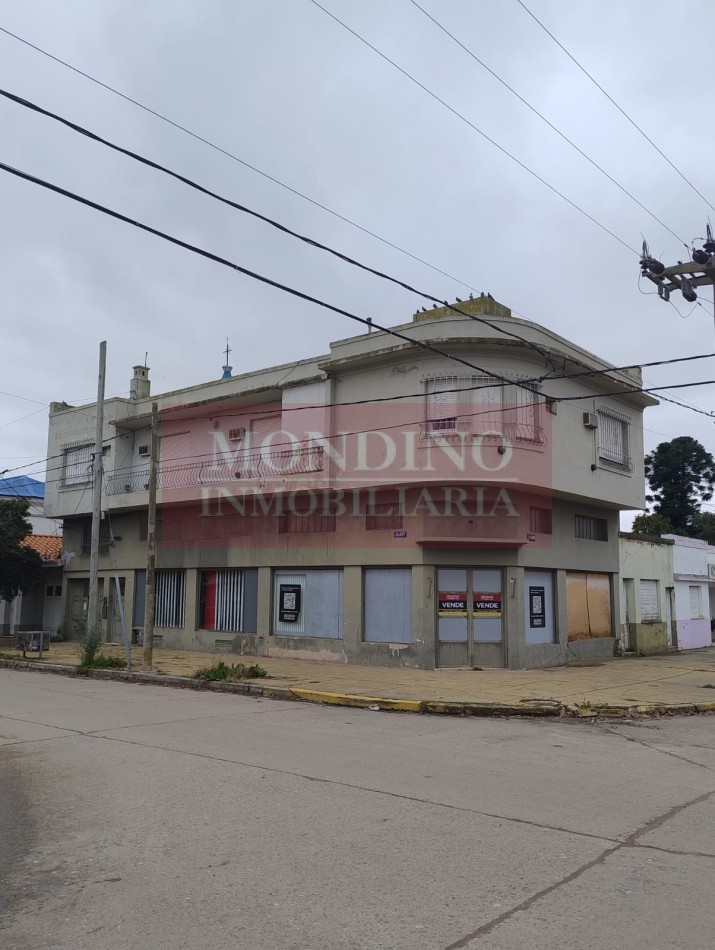 UBICACION ESTRATEGICA EN PLENO CENTRO MONTE MAIZ - ESQUINA CON POTENCIAL PARA DESARROLLO MIXTO O COMERCIAL
