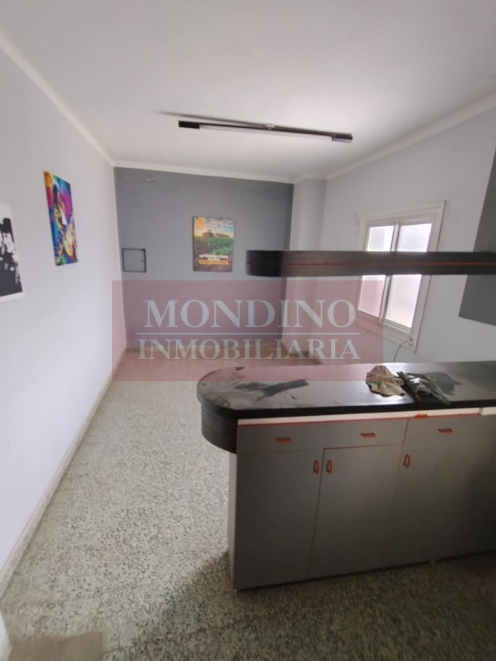 UBICACION ESTRATEGICA EN PLENO CENTRO MONTE MAIZ - ESQUINA CON POTENCIAL PARA DESARROLLO MIXTO O COMERCIAL