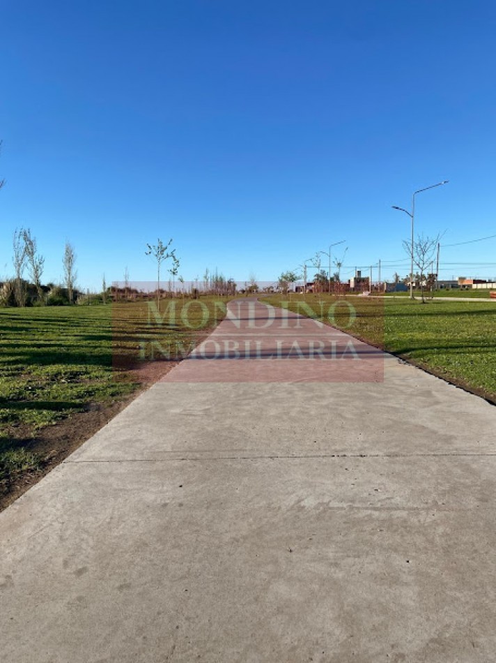 OPORTUNIDAD LOTE ESQUINA B° SANTA BARBARA - MONTE MAIZ