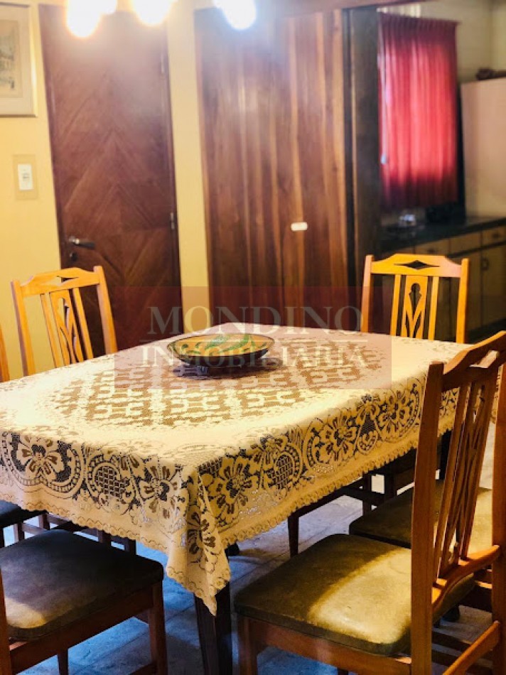 Casa en venta frente a la plaza de W. Escalante | 3 dormitorios y ubicacion privilegiada