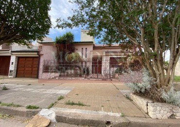 Casa categoria Monte Maiz - Centro - Necesitada pequeñas reparaciones -